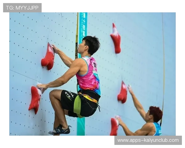 攀岩少年刷新全国纪录 攀岩少年刷新全国纪录