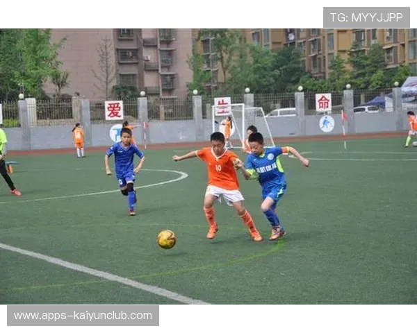 尤文米奇洛蒂禁区倒钩技惊四座，瞬间点燃足球激情