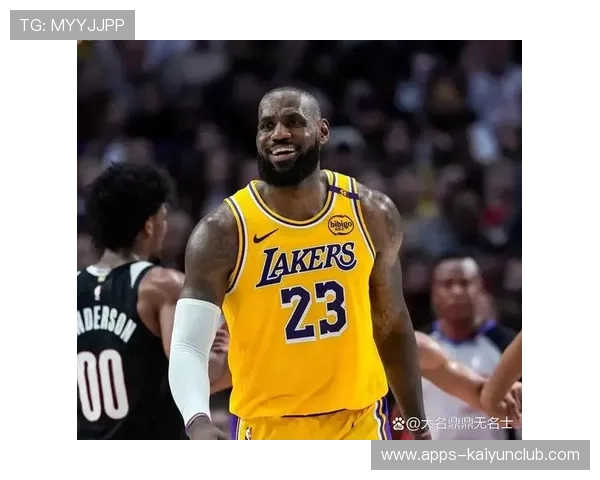 湖人詹姆斯转换推进直杀篮下完成2加1，展现王者风采