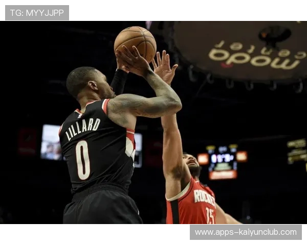 利拉德末节三分命中，开拓者稳住节奏